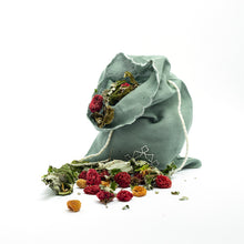 Load image into Gallery viewer, Natural raspberry loose tea by Bee Baltic

