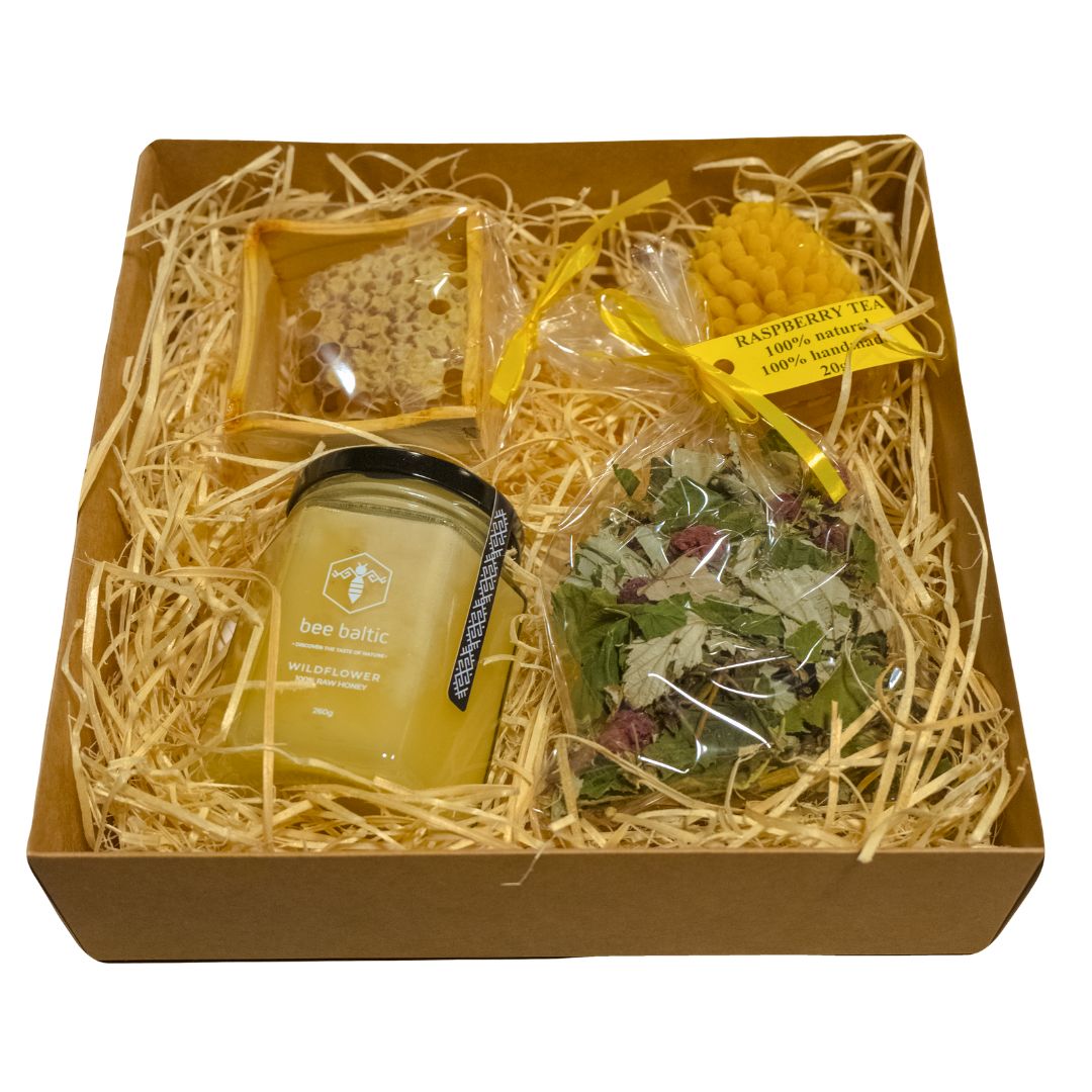 Gift Box with Raw Honeycomb - Bee Baltic