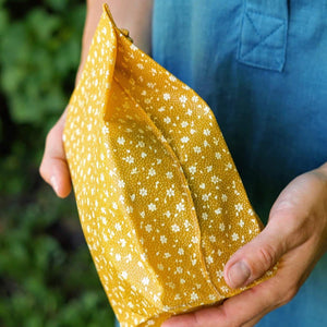 Beeswax Wrap Bag on the go by Bee Baltic